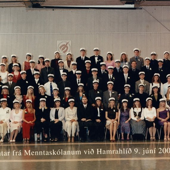Útskrift 9. júní. 2001