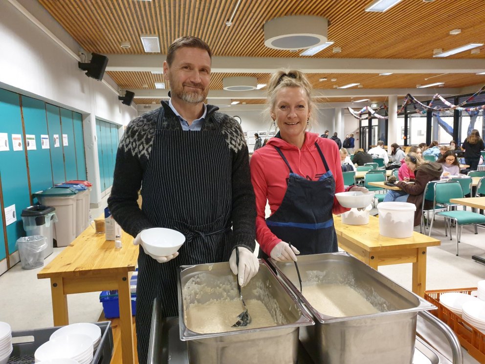 Steinn rektor og Jóhanna ítölskukennari og námstjóri erlendra tungumála stóðu vaktina í dag.