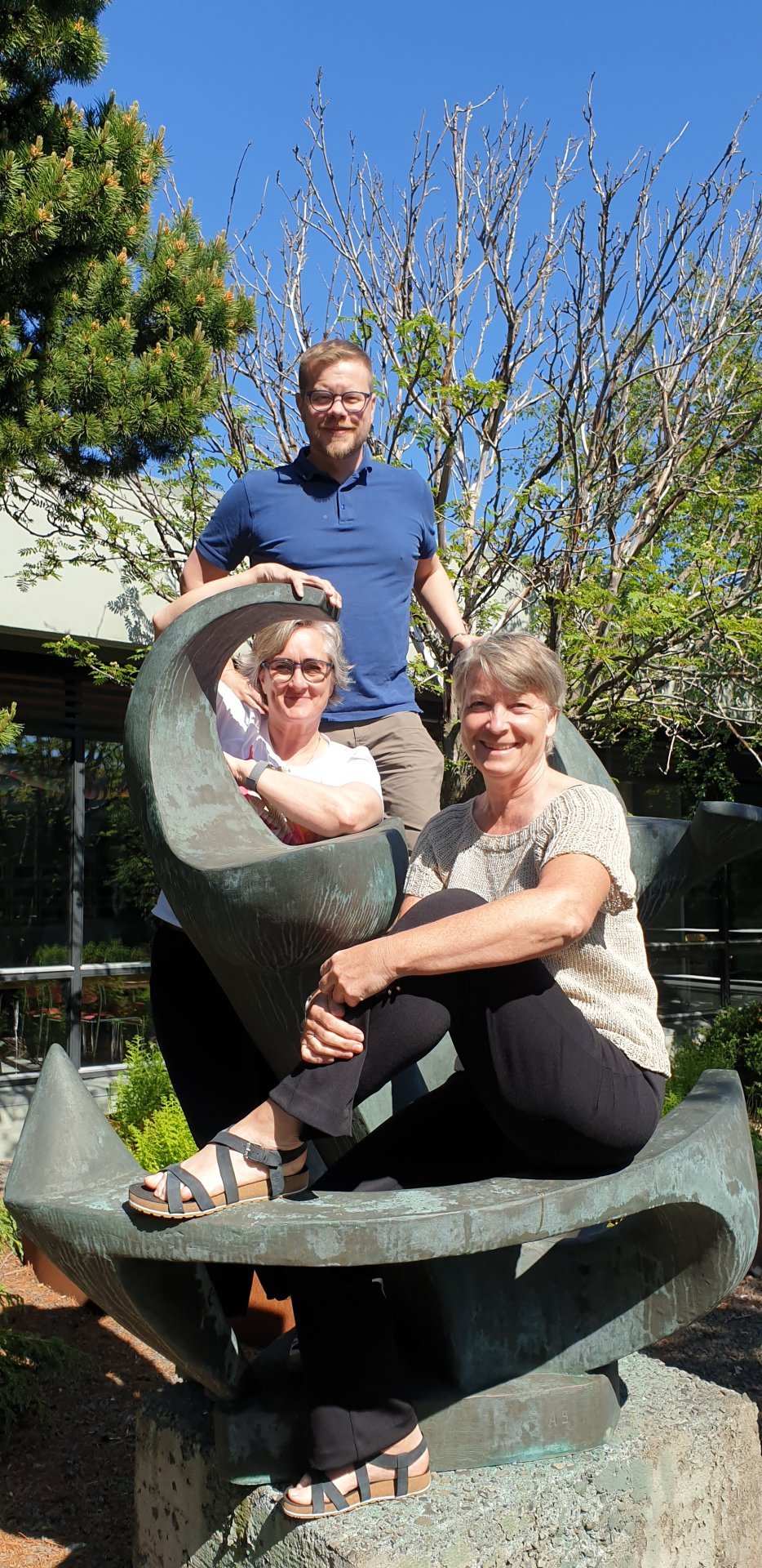 Öldugjálfur Ásmundar Sveinssonar og stjórnendur