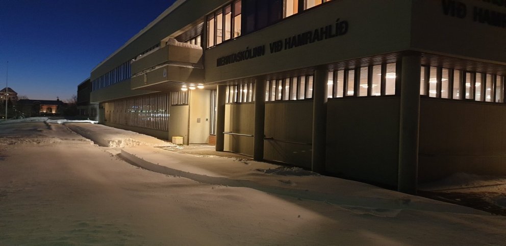 Ófærð í og við MH - kennsla hefst kl. 12:50