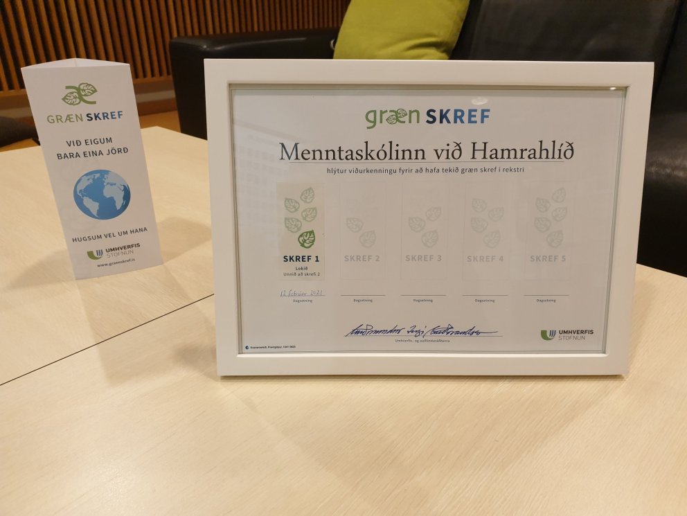 Fyrsta skrefið af fimm í höfn