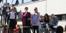 Gunnhildur Óskarsdóttir formaður Göngum saman þakkar nemendum