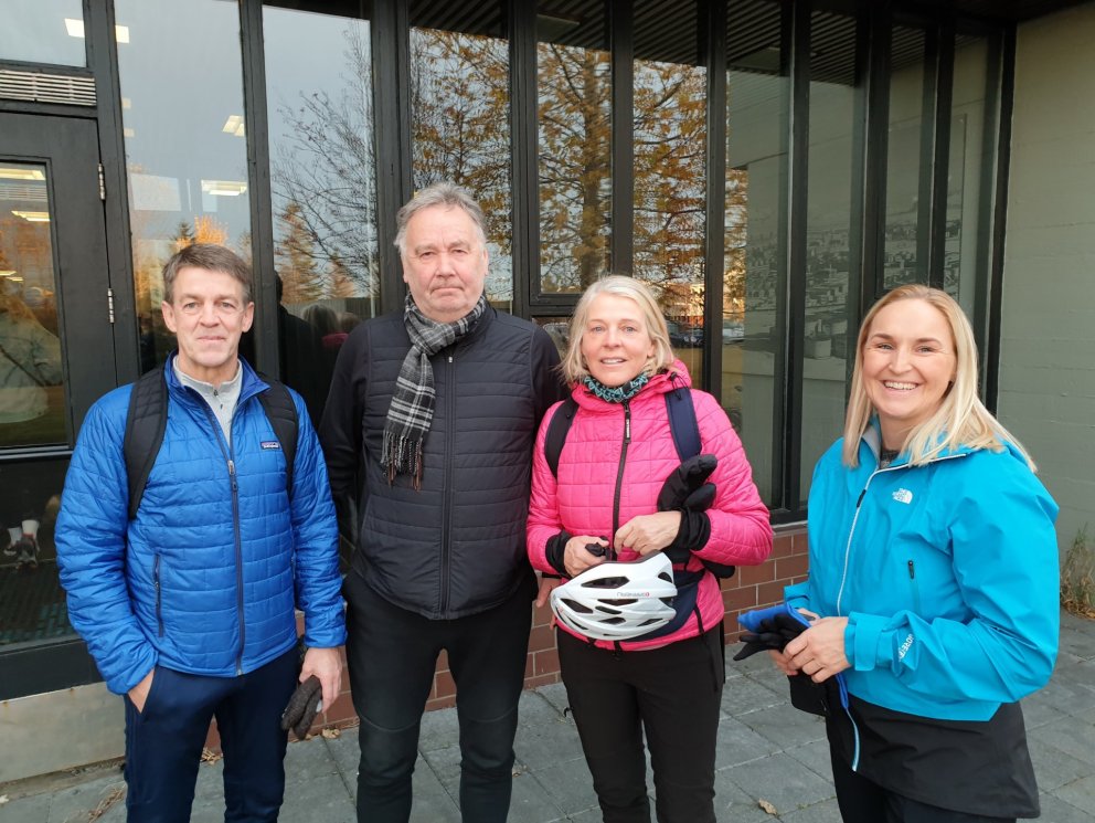 Bjarni, Logi, Helga og Erla tilbúin í gönguna