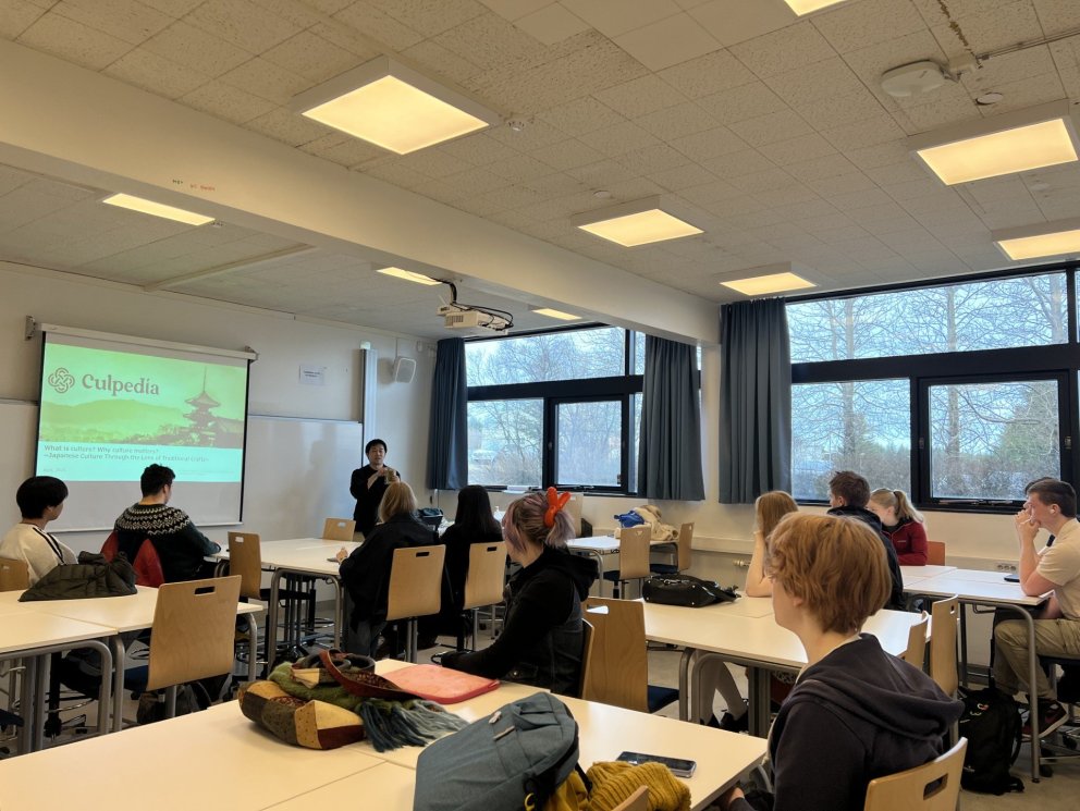 Gestafyrirlesari frá Japan í heimsókn