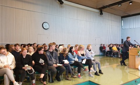 Myndin er tekin á æfingu fyrir útskrift.