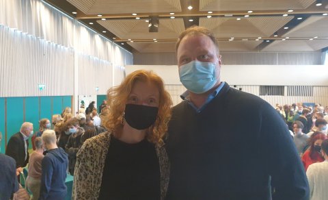 Kosningastjórarnir Karen og Björn voru hæstánægð með kynningu stjórnmálaflokkanna.