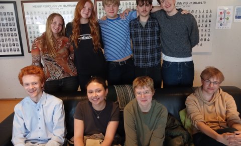 Nýja stjórnin Saga, Dagbjört Lóa, Dagur, Gunnar Alexander og Halldór Gauti standa fyrir aftan gömlu &hellip;