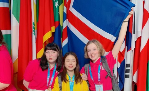 MH-ingar þátttakendur í „Chinese Bridge“