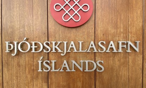 Vörsluútgáfa skjala MH rúmaðist á þessum minnislykli sem Þjóðskjalasafn tók við fyrir stuttu.