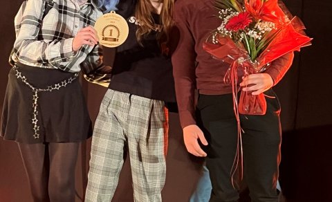 Anita Ester, Ynja Mist og Snævar Örn voru mjög sátt við fyrsta sætið. Til hamingju öll sem tókuð þát…